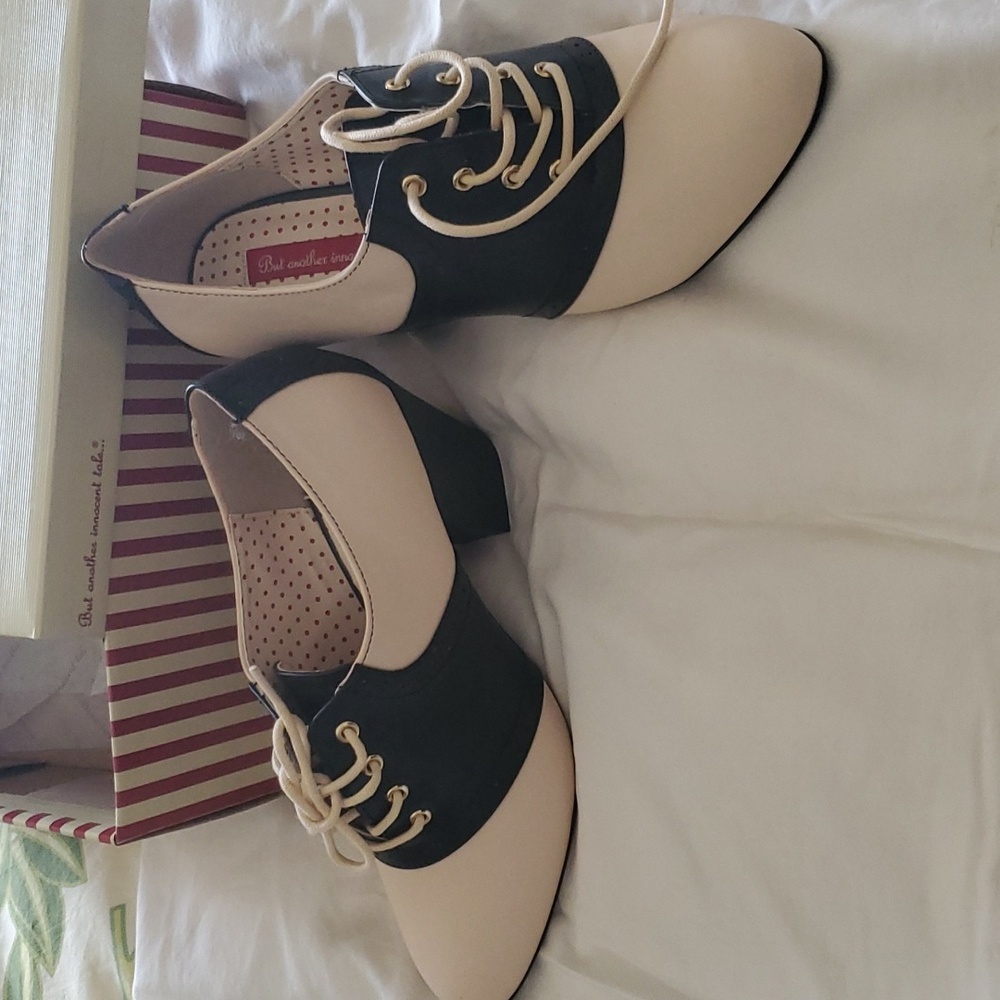 B.A.I.T. saddle shoe heels 8.5 New in Box